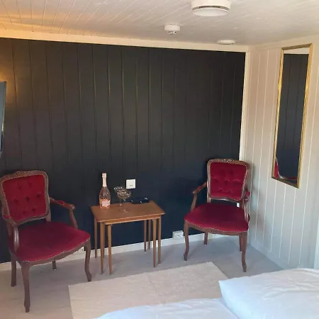 Rodseth Gardsovernatting Dobbeltrom Maison d'hôtes Molde