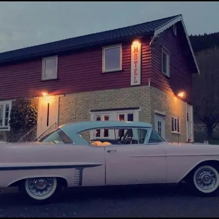 Rodseth Gardsovernatting Dobbeltrom * Molde